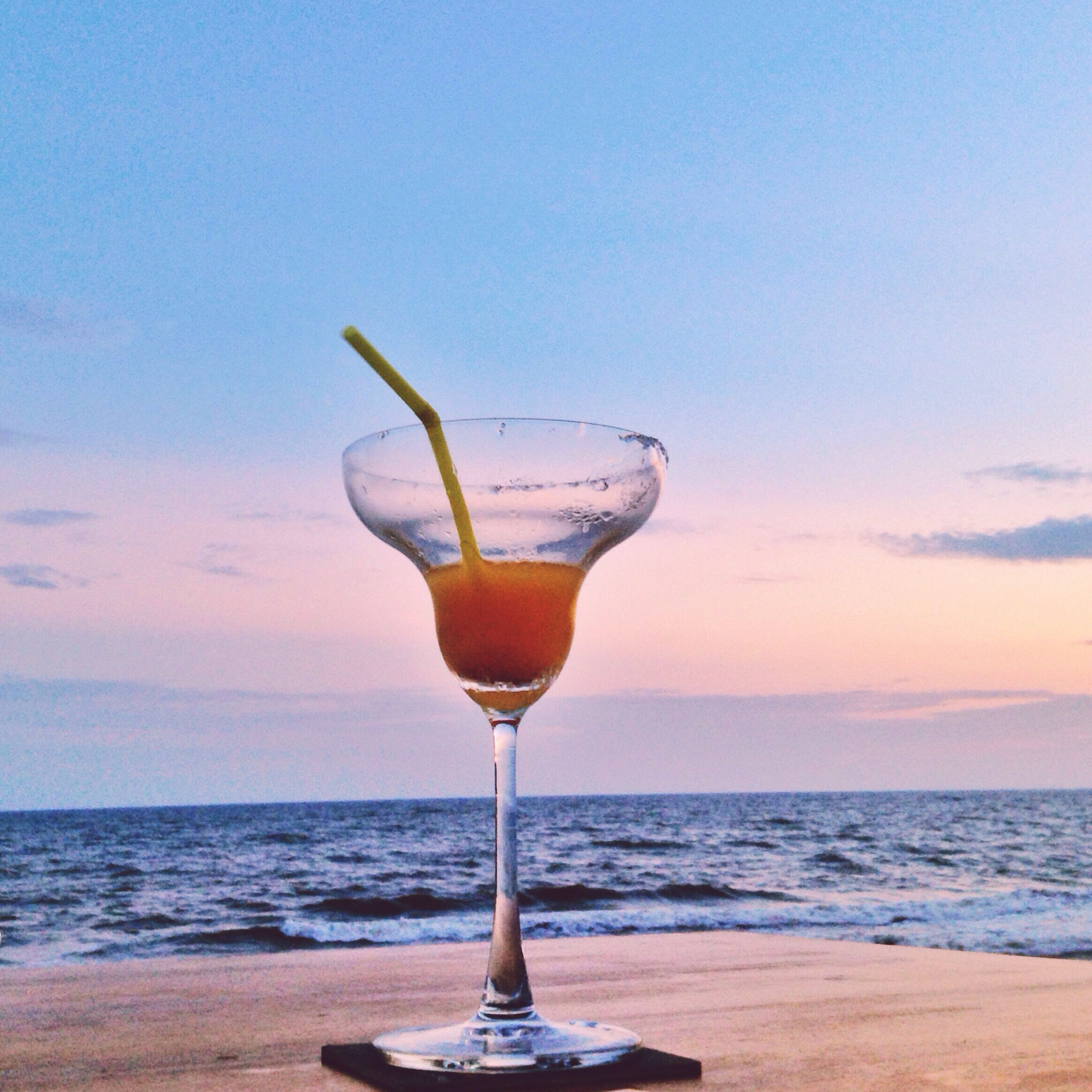 cocktail-at-the-beach-